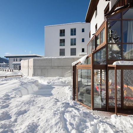 Agrimonia - 5,5-Zi Duplex Wohnung Bis 9 Personen Mit Eigenem Garten Davos Eksteriør bilde
