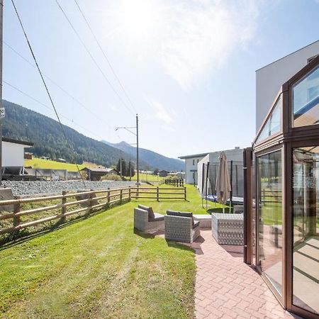 Agrimonia - 5,5-Zi Duplex Wohnung Bis 9 Personen Mit Eigenem Garten Davos Eksteriør bilde