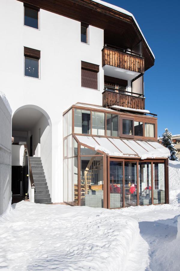Agrimonia - 5,5-Zi Duplex Wohnung Bis 9 Personen Mit Eigenem Garten Davos Eksteriør bilde