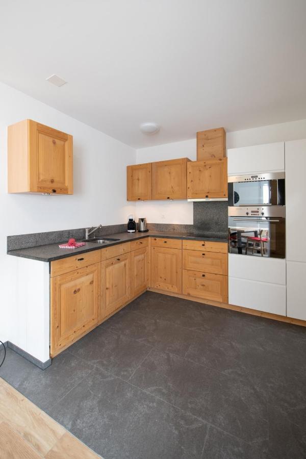 Agrimonia - 5,5-Zi Duplex Wohnung Bis 9 Personen Mit Eigenem Garten Davos Eksteriør bilde